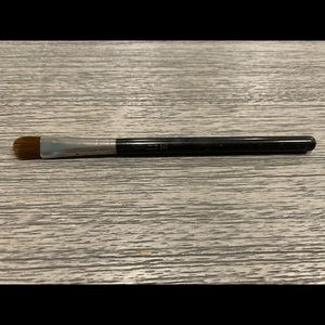 MAC Cosmetics 249 Eyeshadow Concealer Brush